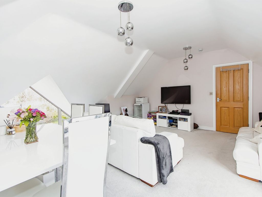 2 bed penthouse for sale in Dorchester Road, Yeovil BA20, £180,000