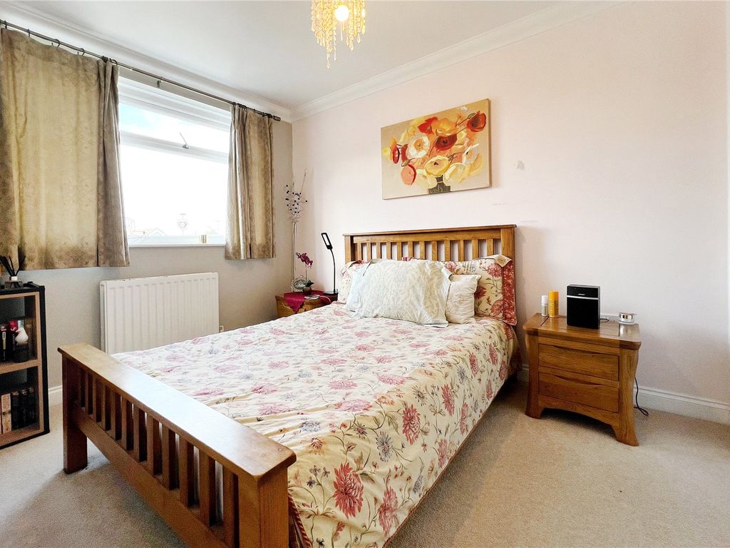 3 bed end terrace house for sale in Cumberland Crescent, Angmering, West Sussex BN16, £310,000