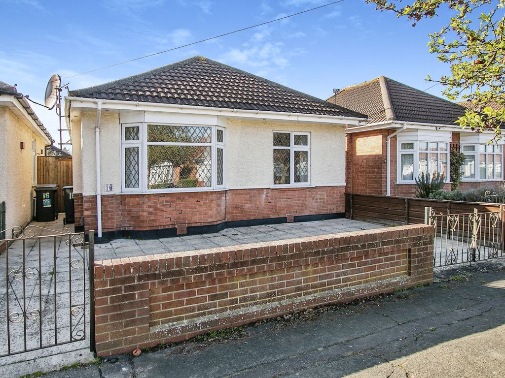 2 bed bungalow for sale in Evershot Road, Strouden Park, Bournemouth, Dorset BH8, £325,000