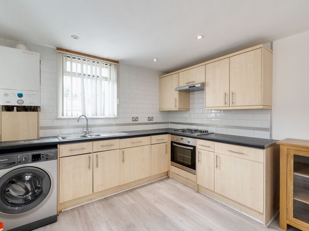 1 bed maisonette for sale in Beulah Avenue, Beulah Road, Thornton Heath CR7, £225,000