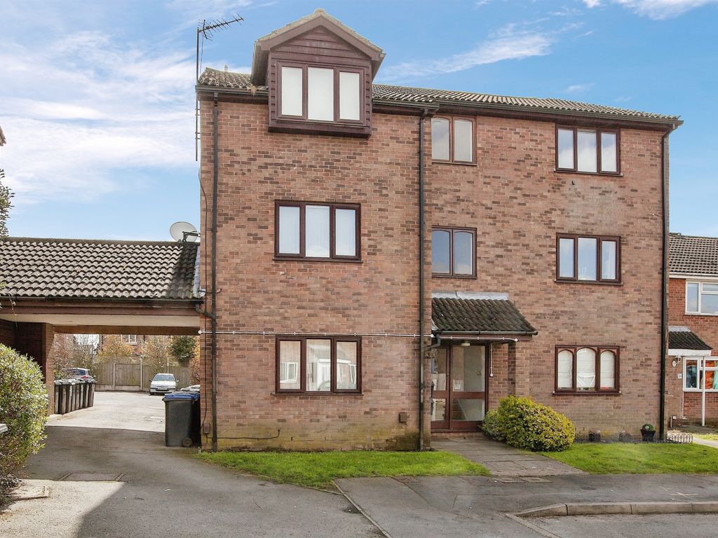 1 bed flat for sale in Willow Close, Burbage, Hinckley LE10, £100,000