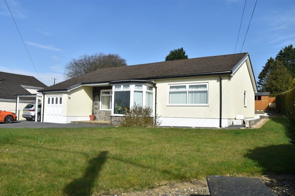 3 bed detached bungalow for sale in Capel Iwan, Newcastle Emlyn SA38, £325,000