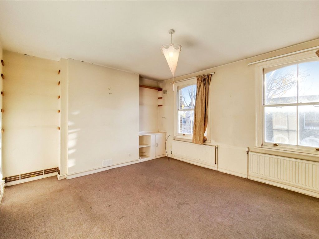 1 bed flat for sale in Marlborough Road, London N19, £325,000
