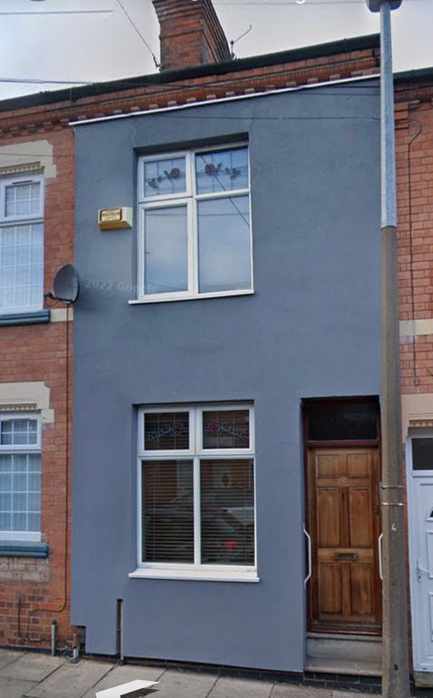 2 bed terraced house for sale in Lyme Road, Leicester LE2, £240,000