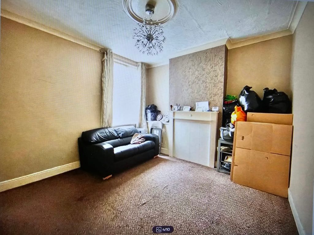 3 bed terraced house for sale in Mere Road, Leicester LE5, £290,000