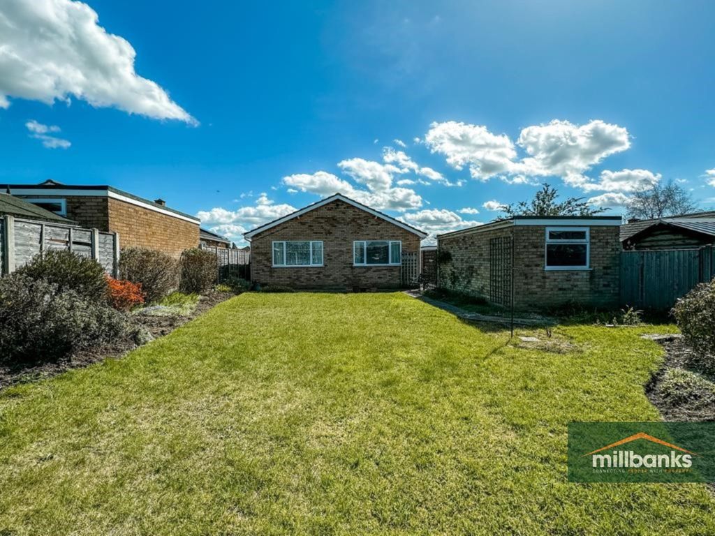3 bed detached bungalow for sale in Fairfield Drive, Attleborough, Norfolk NR17, £310,000