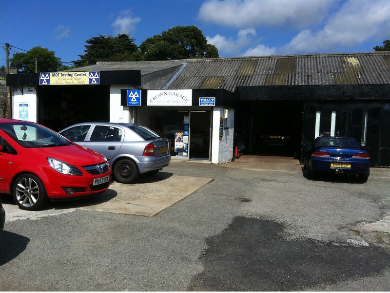 Parking/garage for sale in Amlwch, Wales, United Kingdom LL68, £275,000