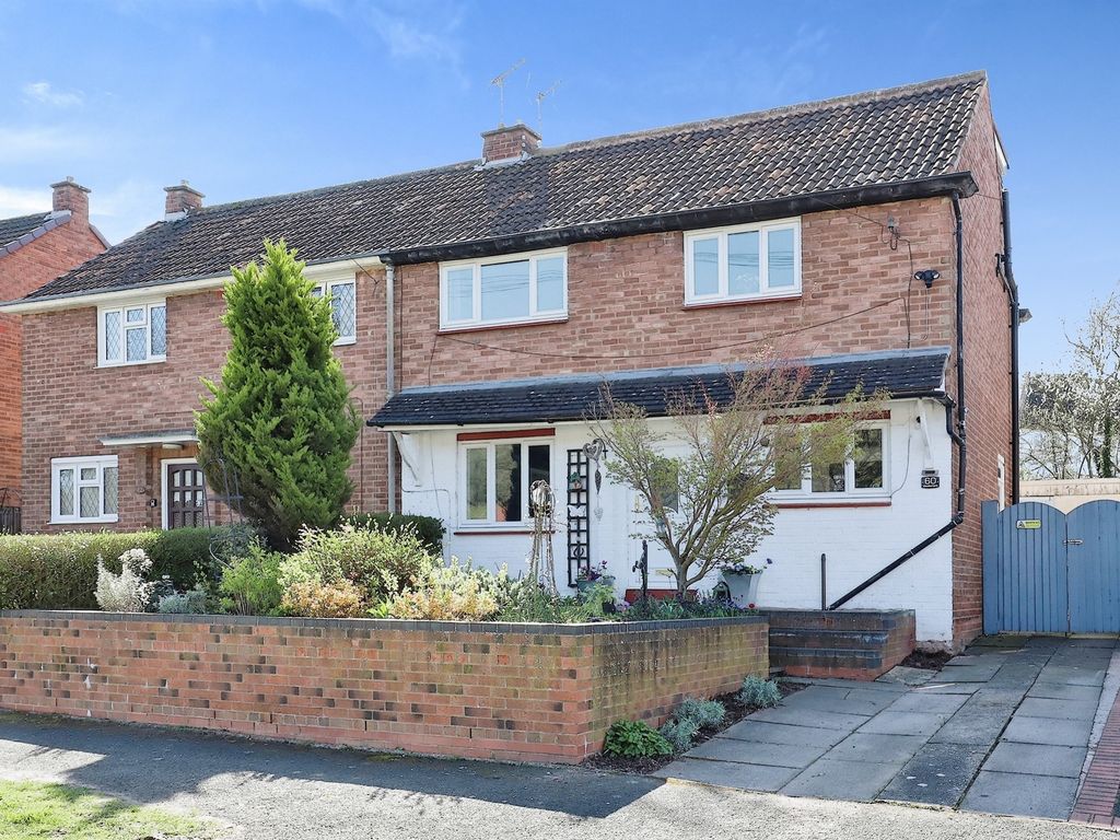 4 bed semi-detached house for sale in Meadow Lane, Wombourne, Wolverhampton WV5, £260,000