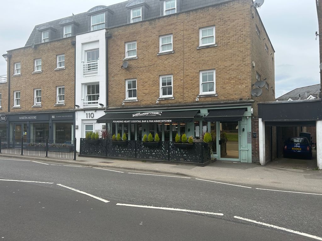 Pub/bar for sale in High Street, Esher KT10, £690,000