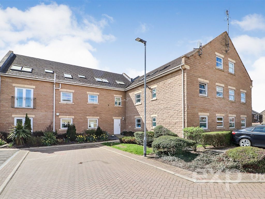 2 bed flat for sale in Wentworth Mews, Ackworth WF7, £120,000