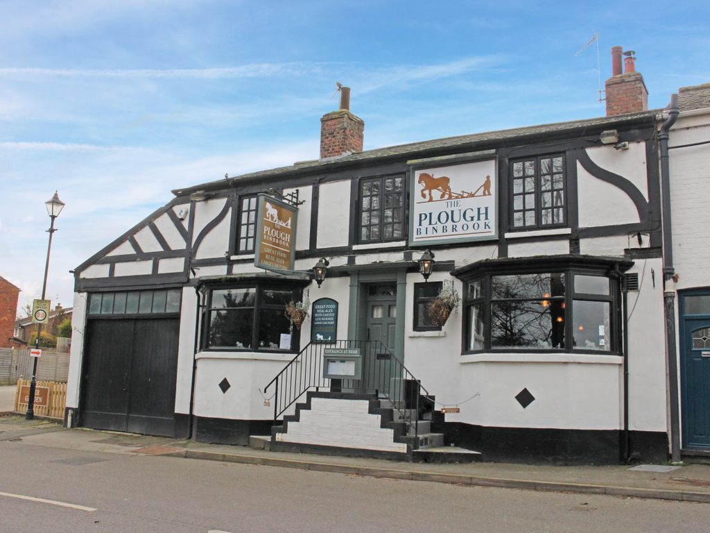 Pub/bar for sale in Market Place, Market Rasen LN8, £295,000