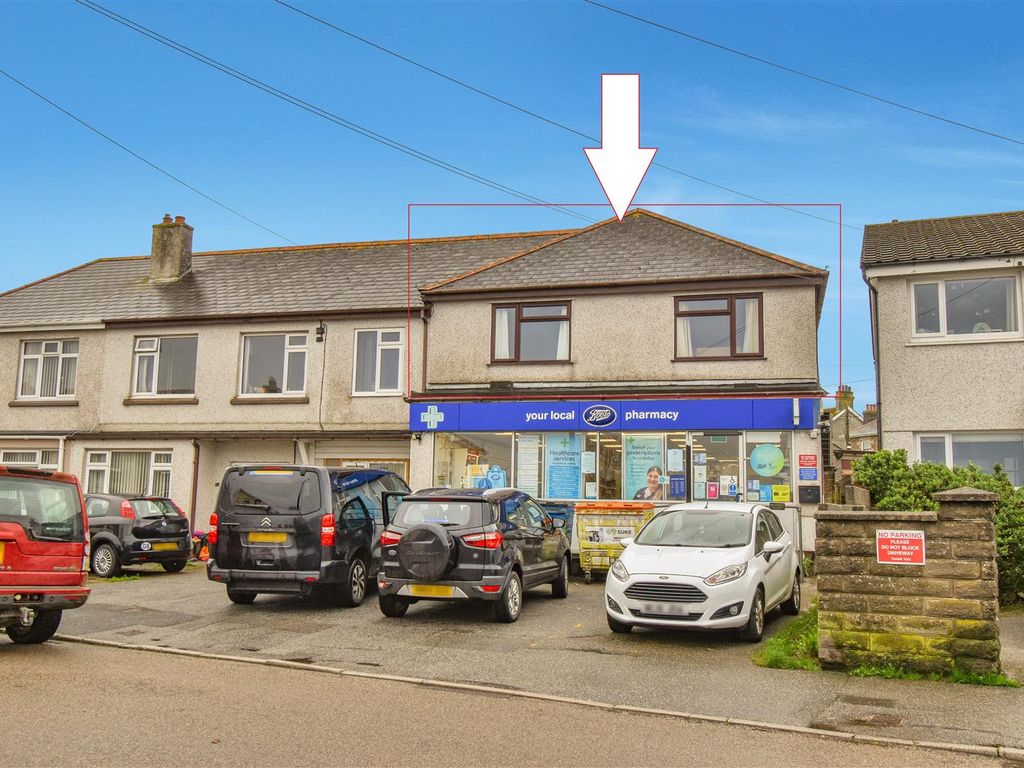 2 bed flat for sale in Basset Road, Paynters Lane End, Redruth TR16, £175,000