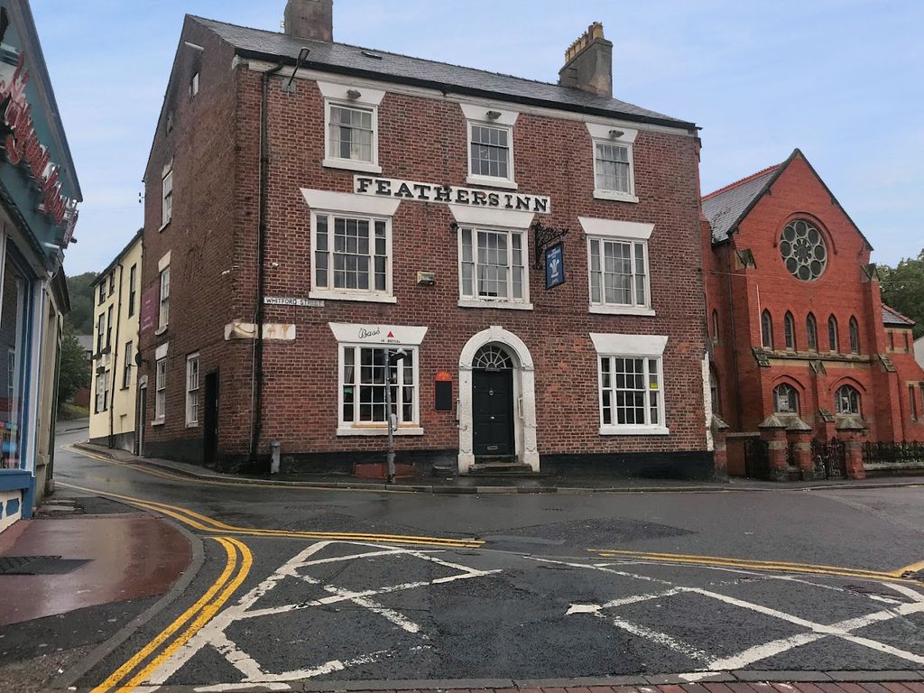 Pub/bar for sale in Whitford Street, Holywell CH8, £290,000