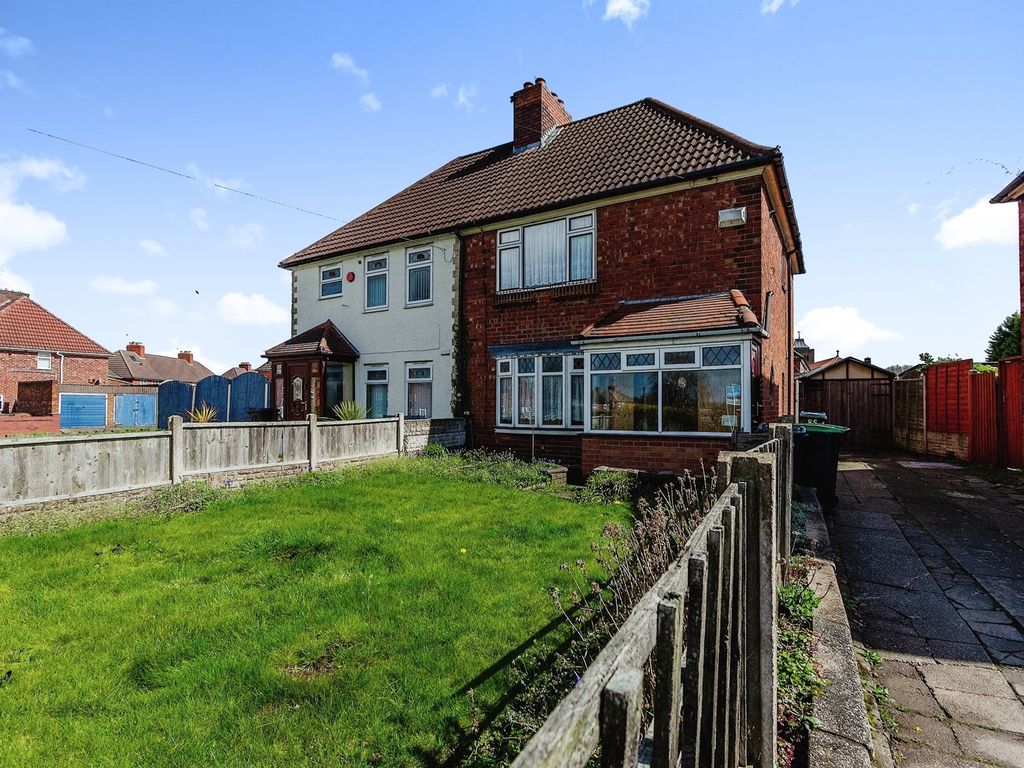 3 bed semi-detached house for sale in Bassett Road, Wednesbury WS10, £170,000