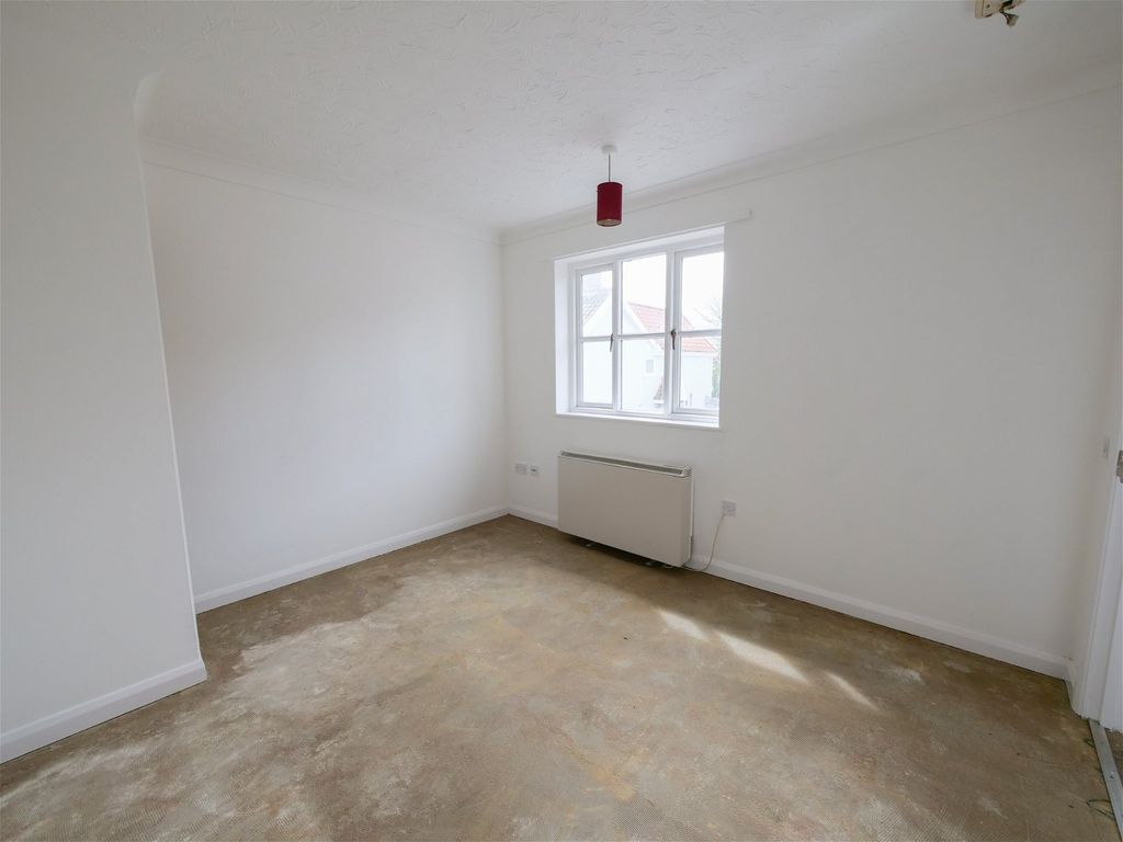1 bed flat for sale in Flat 2 The Foyer, Stradbroke, Suffolk IP21, £125,000