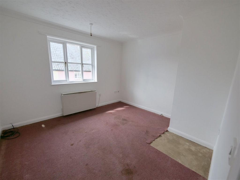 1 bed flat for sale in Flat 2 The Foyer, Stradbroke, Suffolk IP21, £125,000