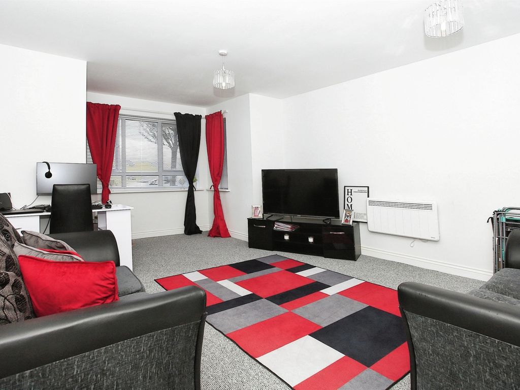 2 bed flat for sale in Mid Water Crescent, Hampton Vale, Peterborough PE7, £140,000