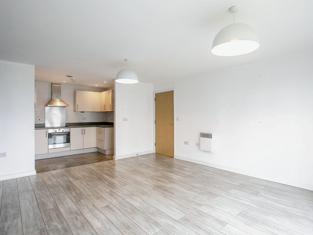 2 bed flat for sale in Avenel Way, Poole BH15, £240,000
