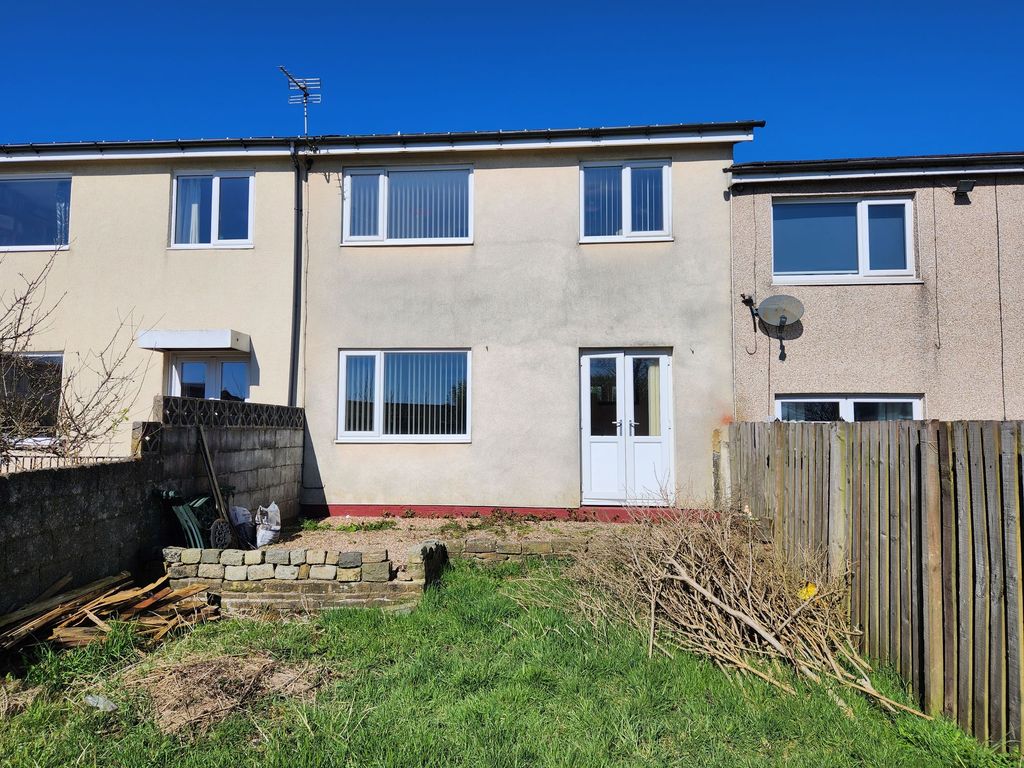 3 bed terraced house for sale in Byland, Halifax HX2, £109,000