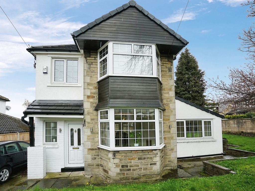 3 bed detached house for sale in Branksome Crescent, Bradford BD9, £300,000
