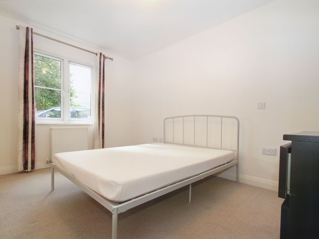 2 bed flat for sale in Overton House, Uxbridge, Greater London UB8, £320,000