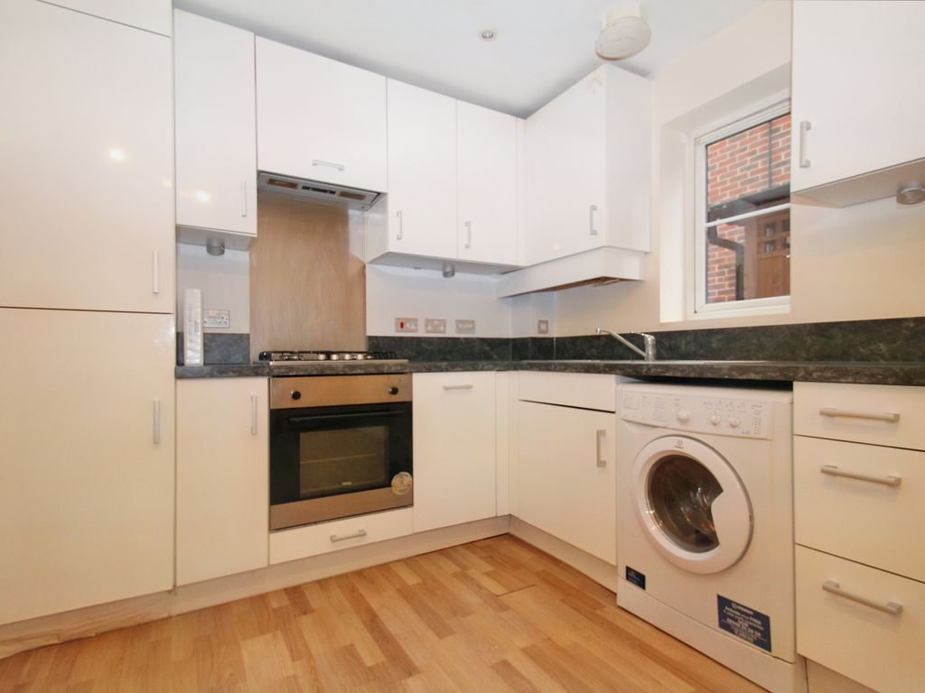 2 bed flat for sale in Overton House, Uxbridge, Greater London UB8, £320,000