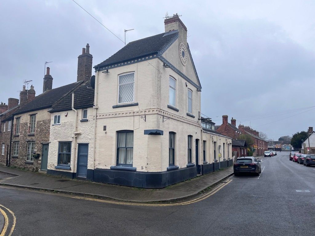 Pub/bar for sale in 42 Northgate, Oakham, Rutland LE15, £425,000