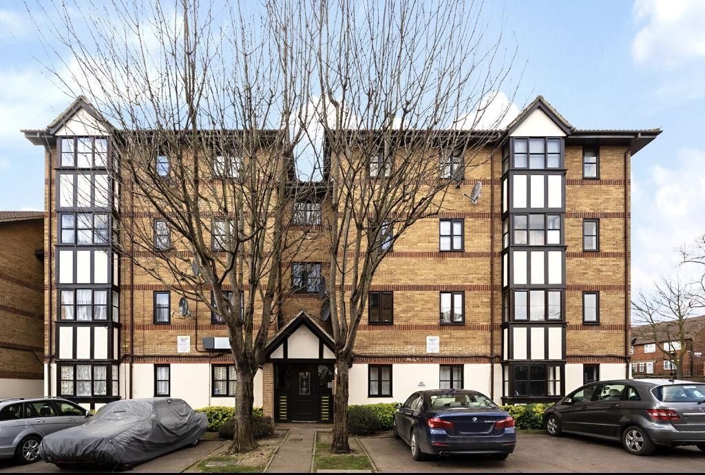 1 bed flat for sale in Somerset Gardens, Creighton Road, London N17, £230,000