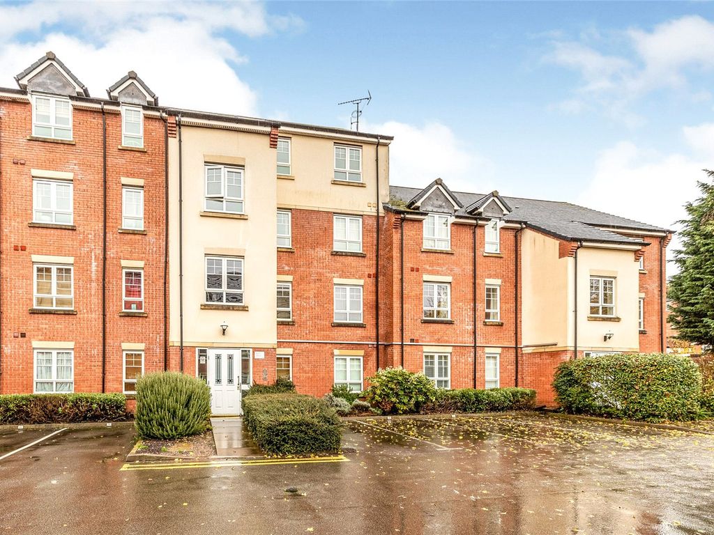 2 bed flat for sale in Turberville Place, Warwick, Warwickshire CV34, £175,000