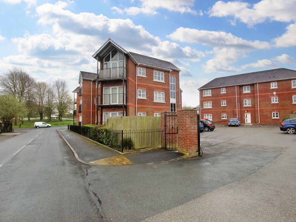 2 bed flat for sale in Chatteris Court, St Helens WA10, £65,000