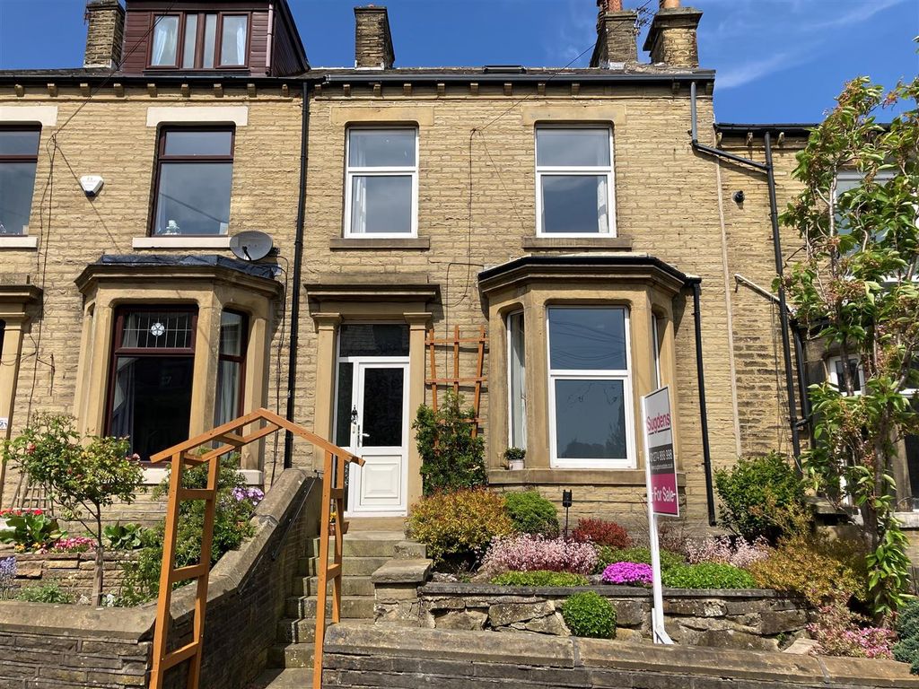 4 bed terraced house for sale in Oakleigh Road, Clayton, Bradford BD14, £212,000