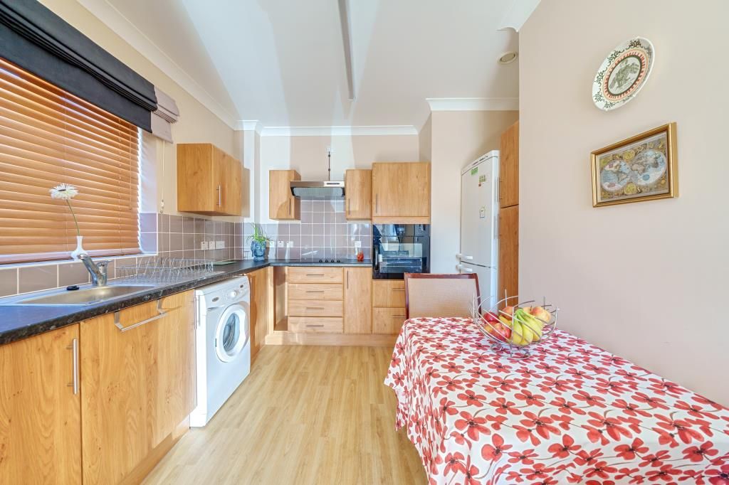 1 bed flat for sale in Bicester, Oxfordshire OX26, £120,000