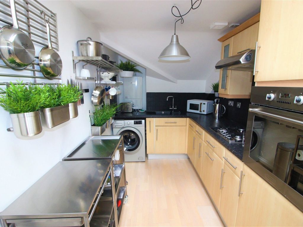 2 bed flat for sale in Torwood Gardens Road, Torquay TQ1, £216,500