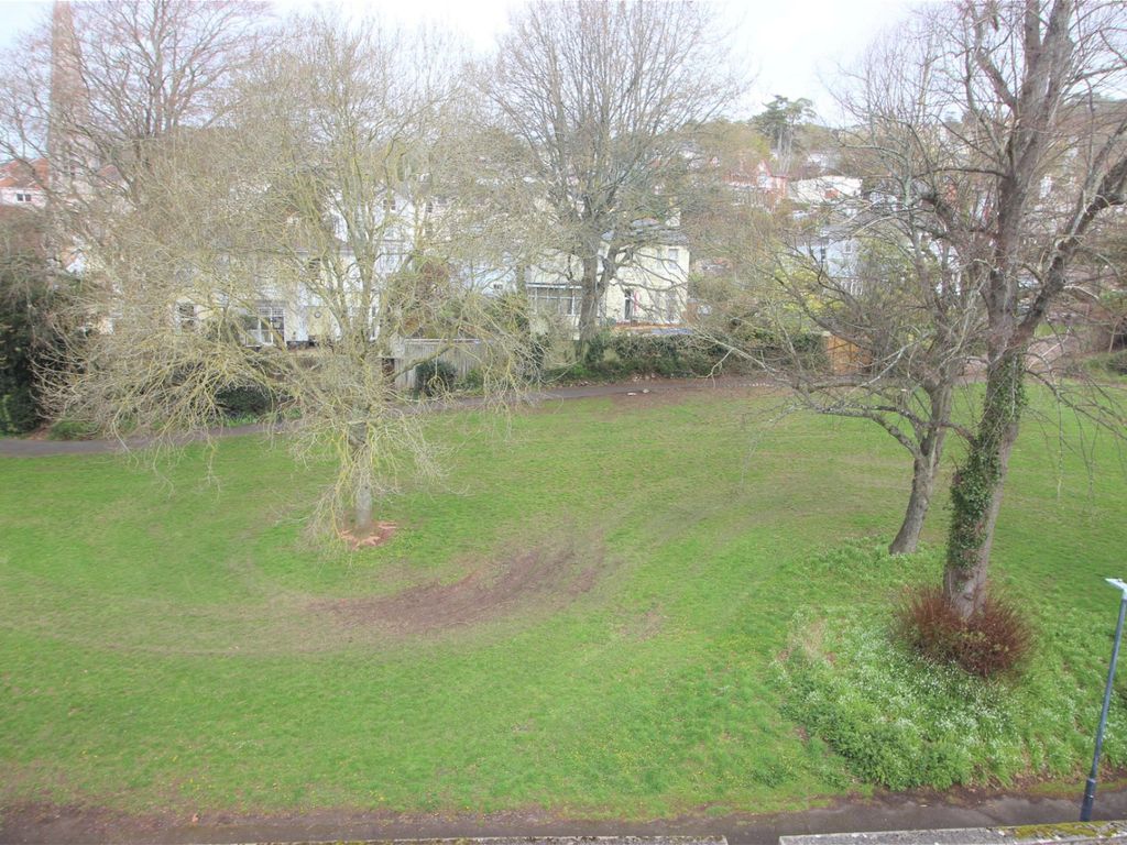 2 bed flat for sale in Torwood Gardens Road, Torquay TQ1, £216,500