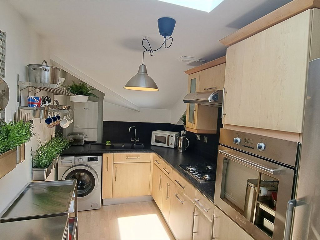 2 bed flat for sale in Torwood Gardens Road, Torquay TQ1, £216,500