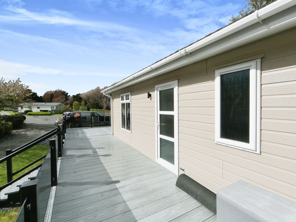 3 bed mobile/park home for sale in 1 The Elms, Conwy LL32, £160,000