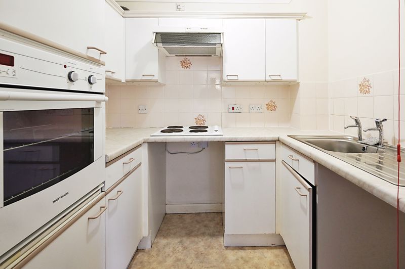 1 bed flat for sale in Amber Court, Hove BN3, £145,000
