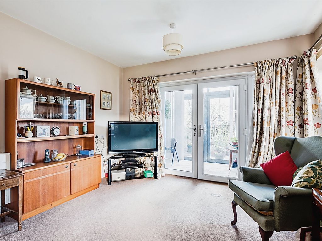 2 bed flat for sale in Craufurd Road, Cowley, Oxford OX4, £185,000