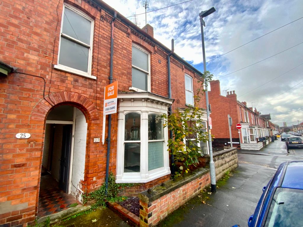 2 bed terraced house for sale in Kirkby Street, Lincoln LN5, £95,000