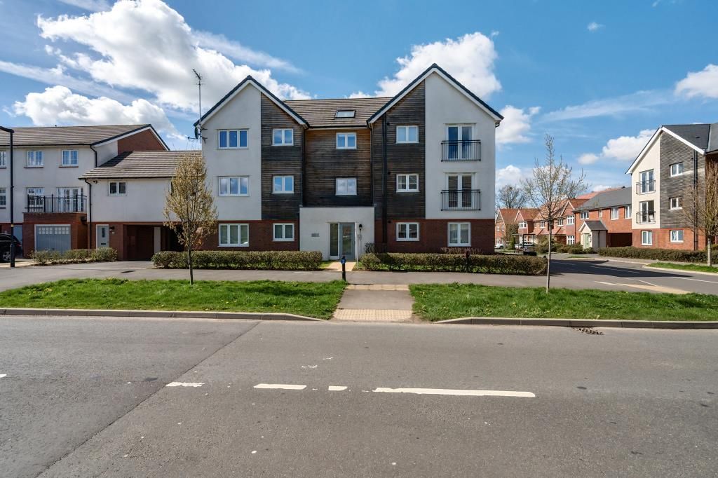 1 bed flat for sale in Swindon, Wiltshire SN3, £150,000