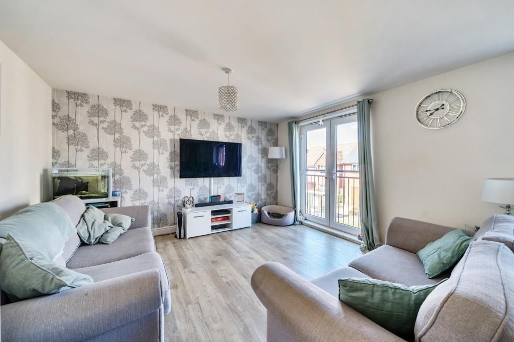 1 bed flat for sale in Swindon, Wiltshire SN3, £150,000