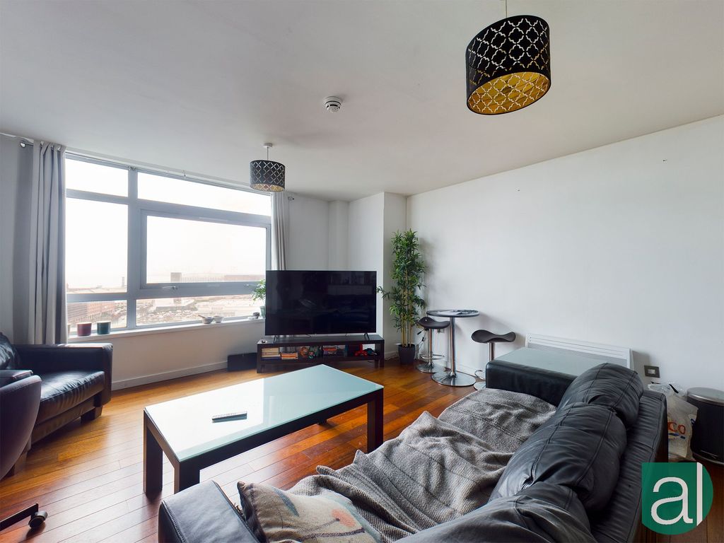 1 bed flat for sale in Old Hall Street, Beetham Tower L3, £110,000