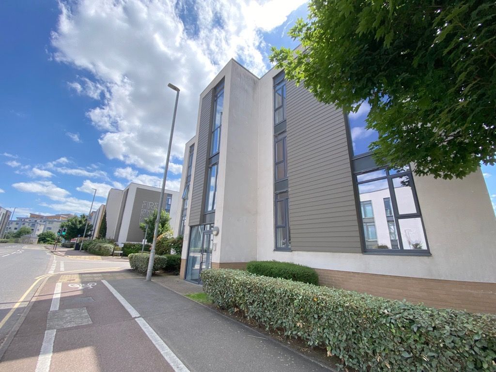 2 bed flat for sale in Firepool View, Taunton, Somerset TA1, £165,000