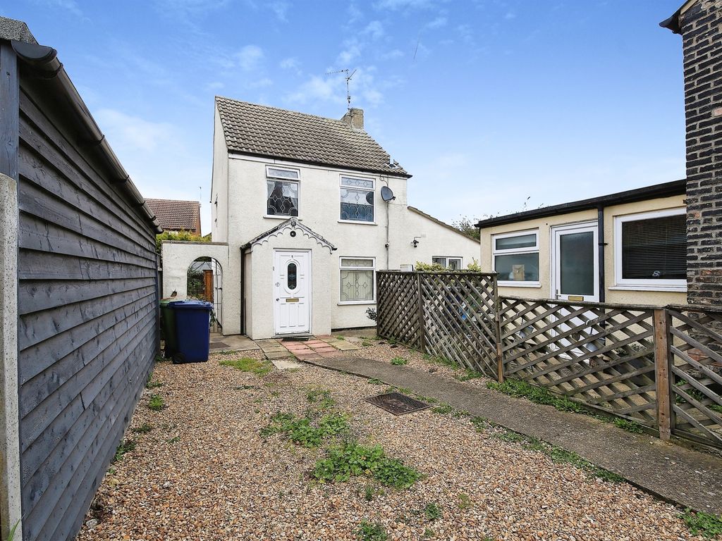 2 bed detached house for sale in Mayfield Road, Whittlesey, Peterborough PE7, £140,000