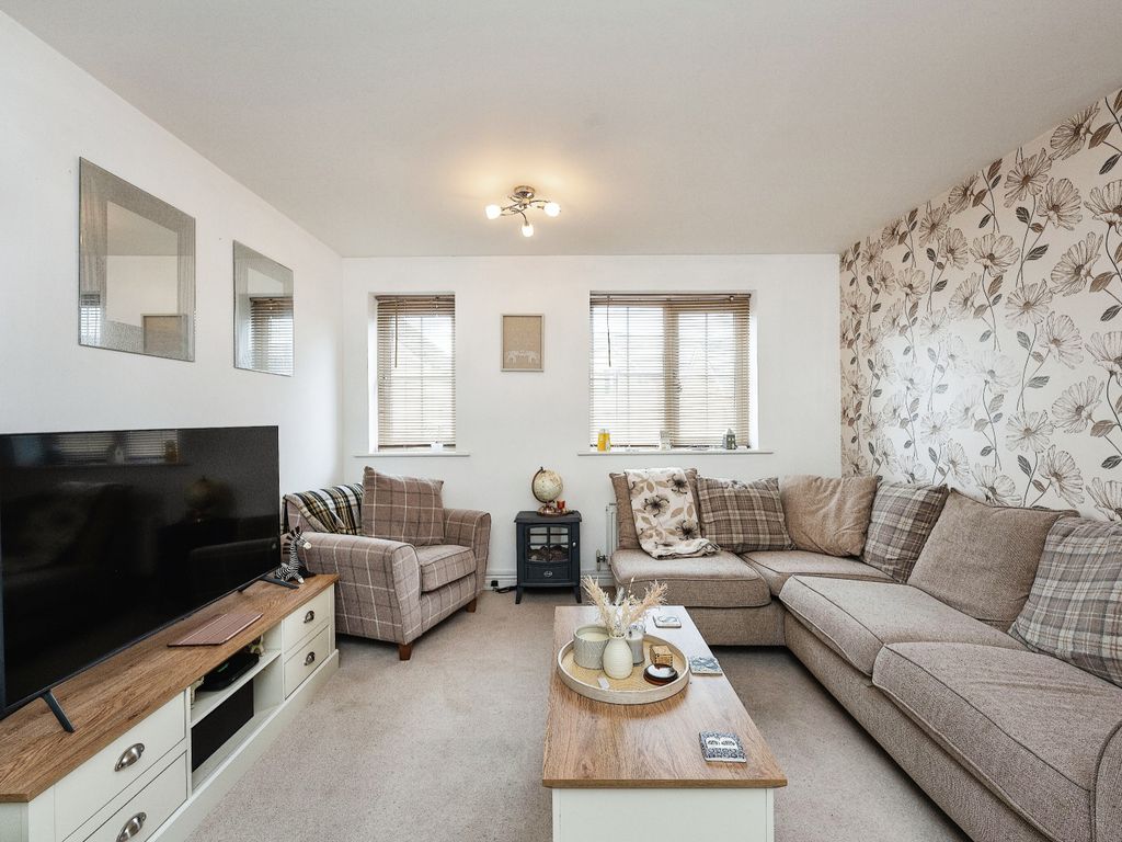 2 bed flat for sale in Six Mills Avenue, Gorseinon, Swansea SA4, £105,000