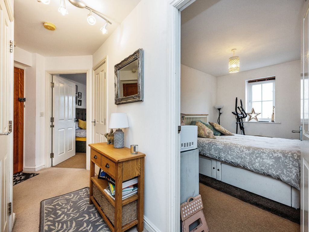 2 bed flat for sale in Six Mills Avenue, Gorseinon, Swansea SA4, £105,000