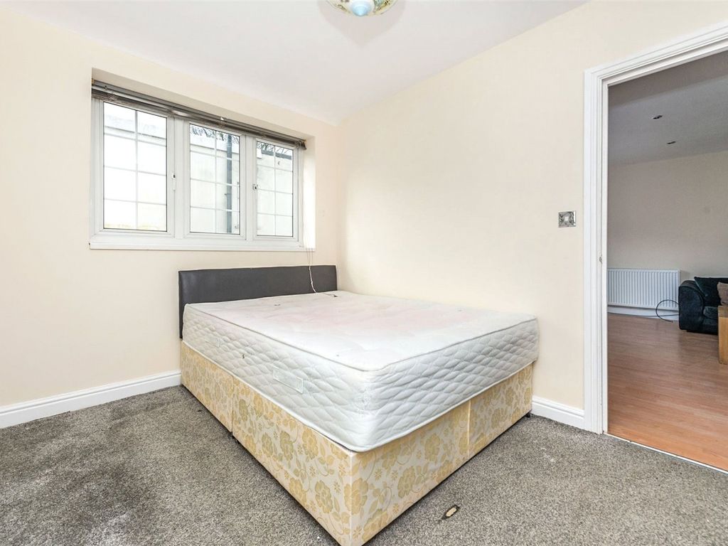 1 bed maisonette for sale in Ashton Road, Luton, Bedfordshire LU1, £112,000