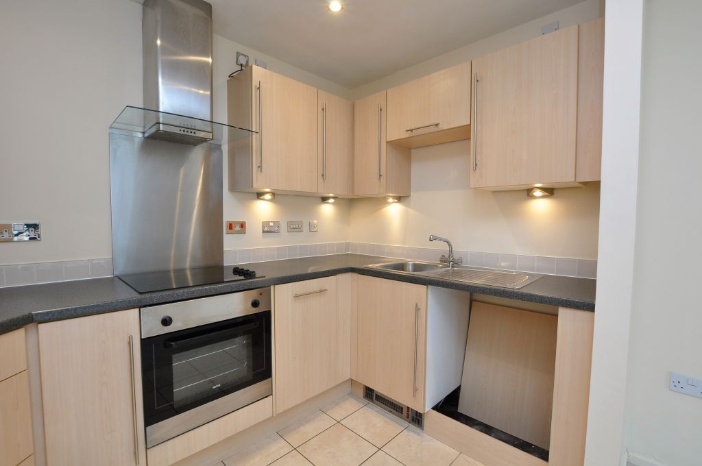 2 bed flat for sale in Albion Place, Whitby YO21, £220,000