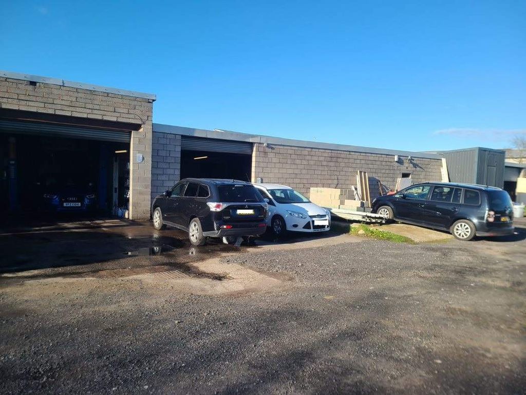 Parking/garage for sale in Preston, England, United Kingdom PR4, £30,000