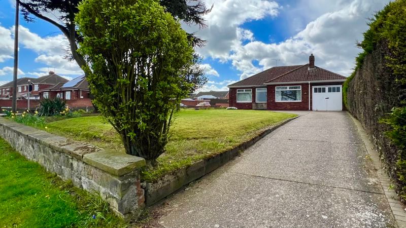 3 bed detached bungalow for sale in Bottesford Lane, Bottesford, Scunthorpe DN16, £250,000